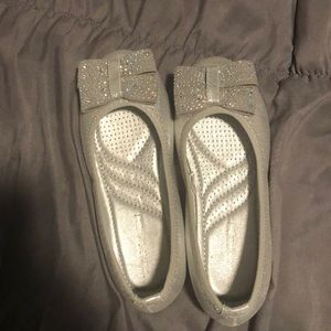 Tahari Girls silver shoes